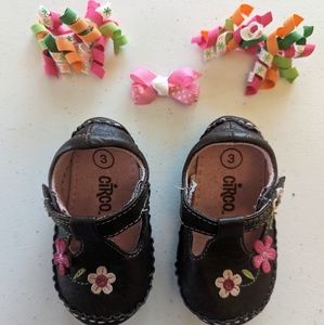 Baby Girls Size 3 Brown Mary Jane shoes Barely worn Circo brand